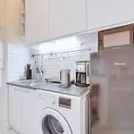 Large 3-Room Apartment Near Porte De Versailles