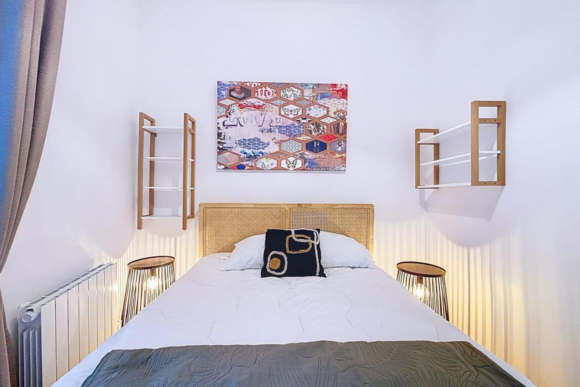 Large 3-room Near Porte De Versailles * Paris